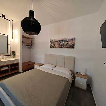 Katerina מלון דירות 4*