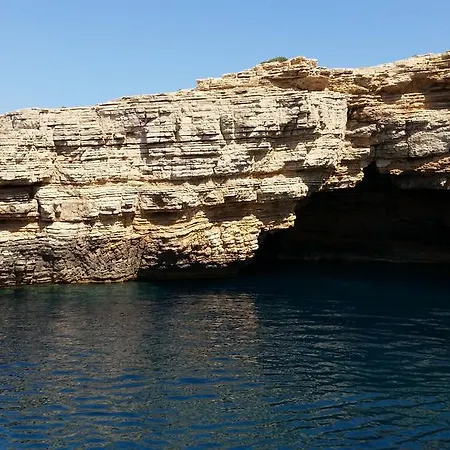 Katerina מלון דירות 4*